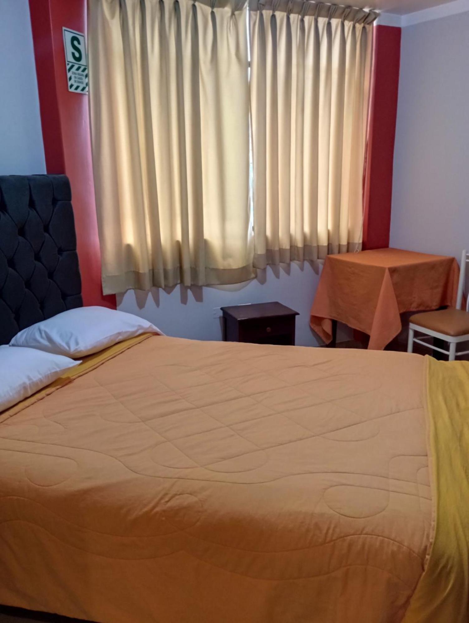 Hotel Los Gladiolos กาฮามาร์กา ภายนอก รูปภาพ