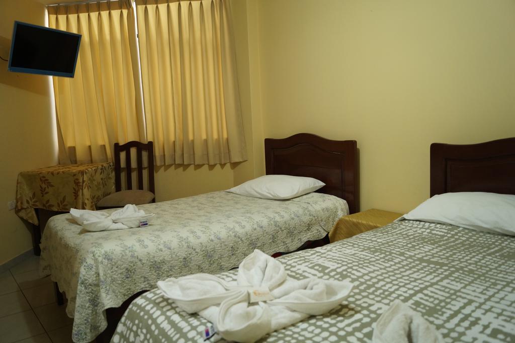 Hotel Los Gladiolos กาฮามาร์กา ภายนอก รูปภาพ