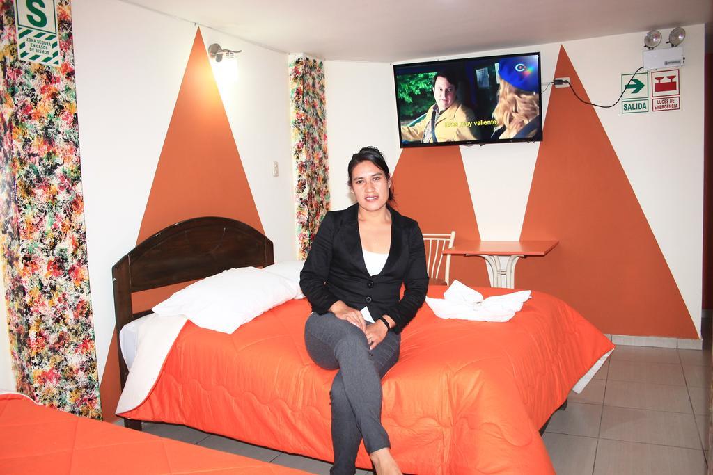 Hotel Los Gladiolos กาฮามาร์กา ภายนอก รูปภาพ